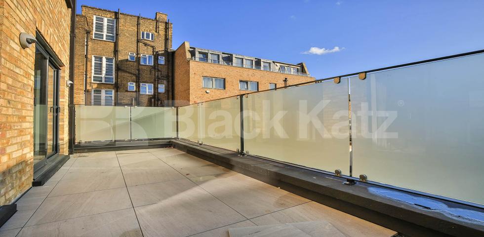 			Studio Apartment, 1 bath, 1 reception Apartment			 Seven Sisters Road, FINSBURY PARK